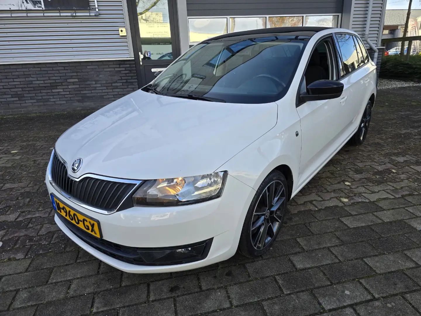 Skoda Rapid/Spaceback 1.4 TSI DSG GREANTECH ELEGANCE BUSINESSLINE Spaceb Weiß - 1