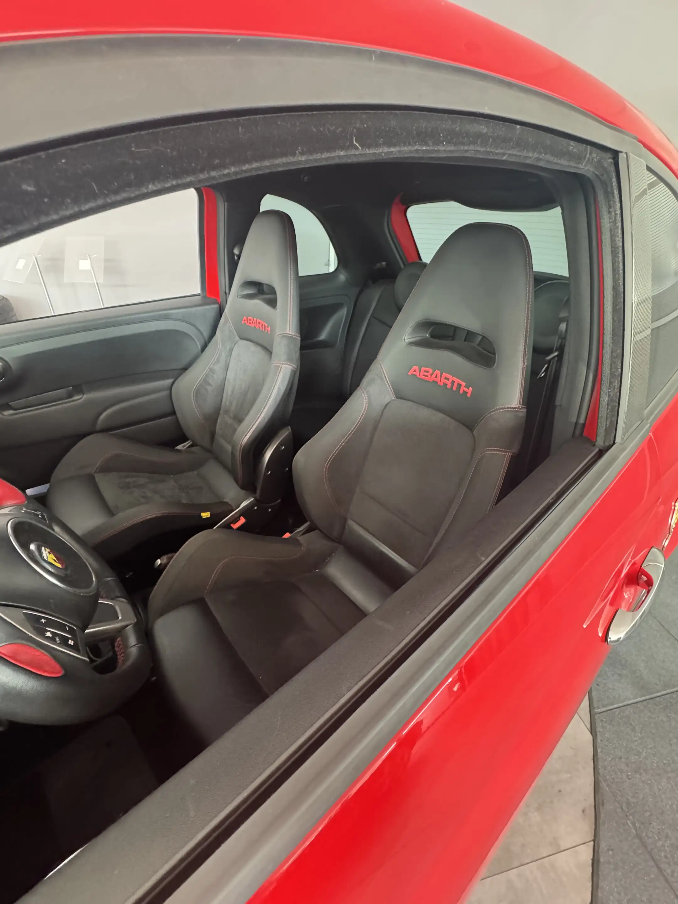 Abarth 695 Tributo Ferrari — photo 10