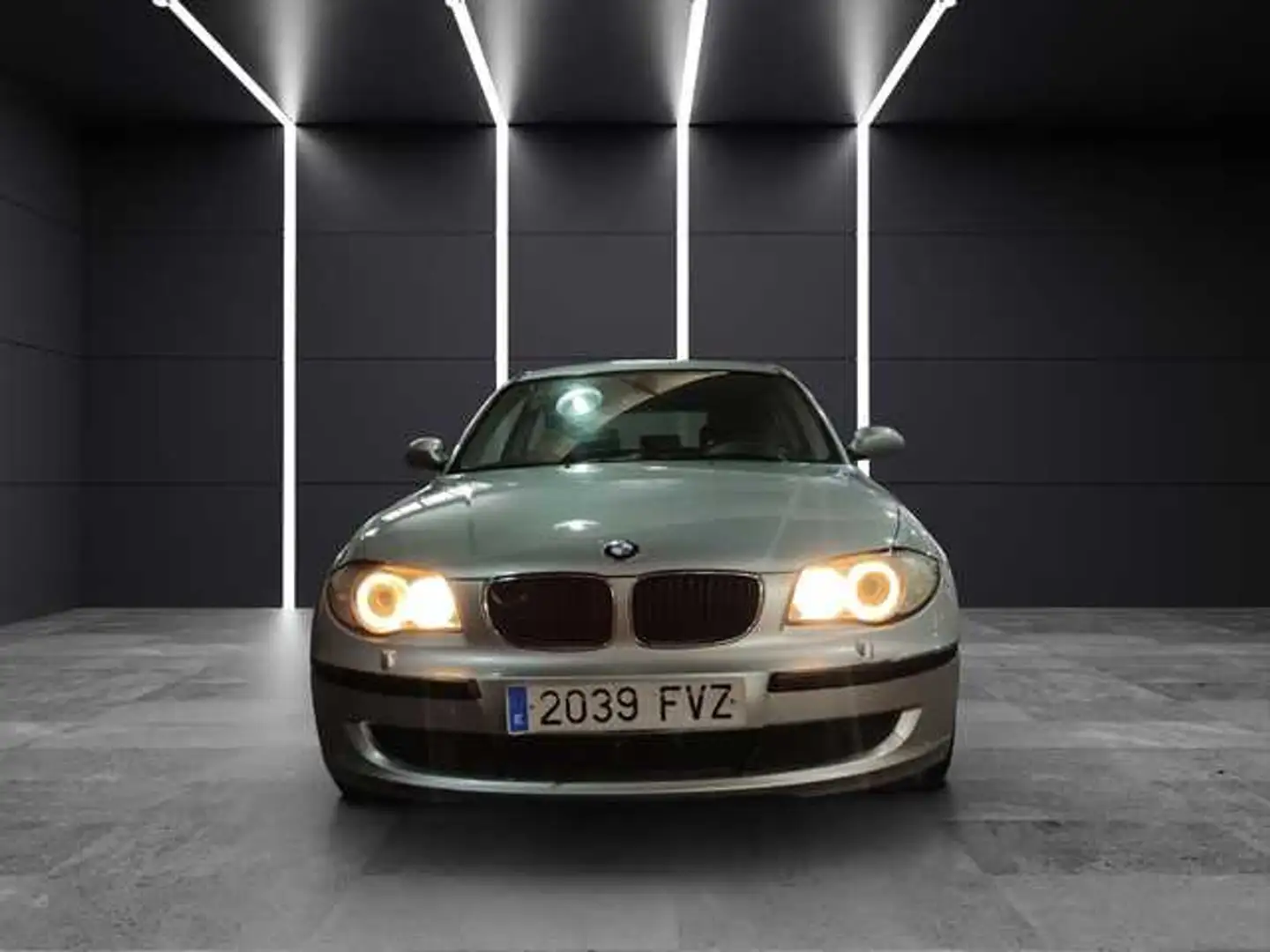 BMW 118 118d Argent - 2