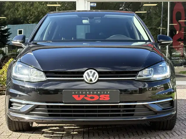 Volkswagen Golf view 11