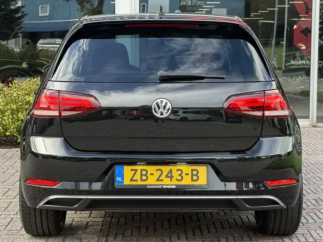 Volkswagen Golf view 7
