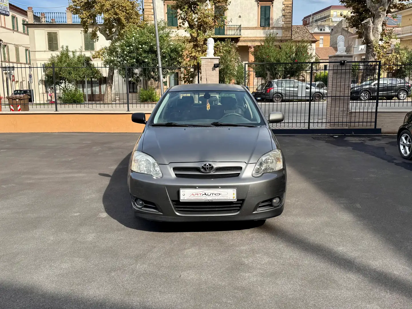 Toyota Corolla 2005 1.4 d-4d 5p MANUALE Grigio - 1