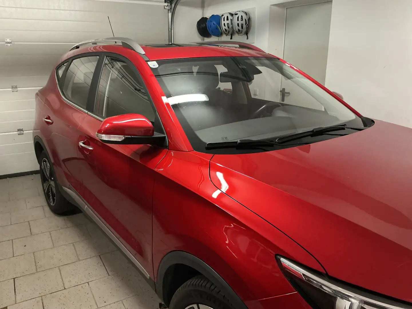 MG ZS EV 44,5kWh Luxury Rojo - 2