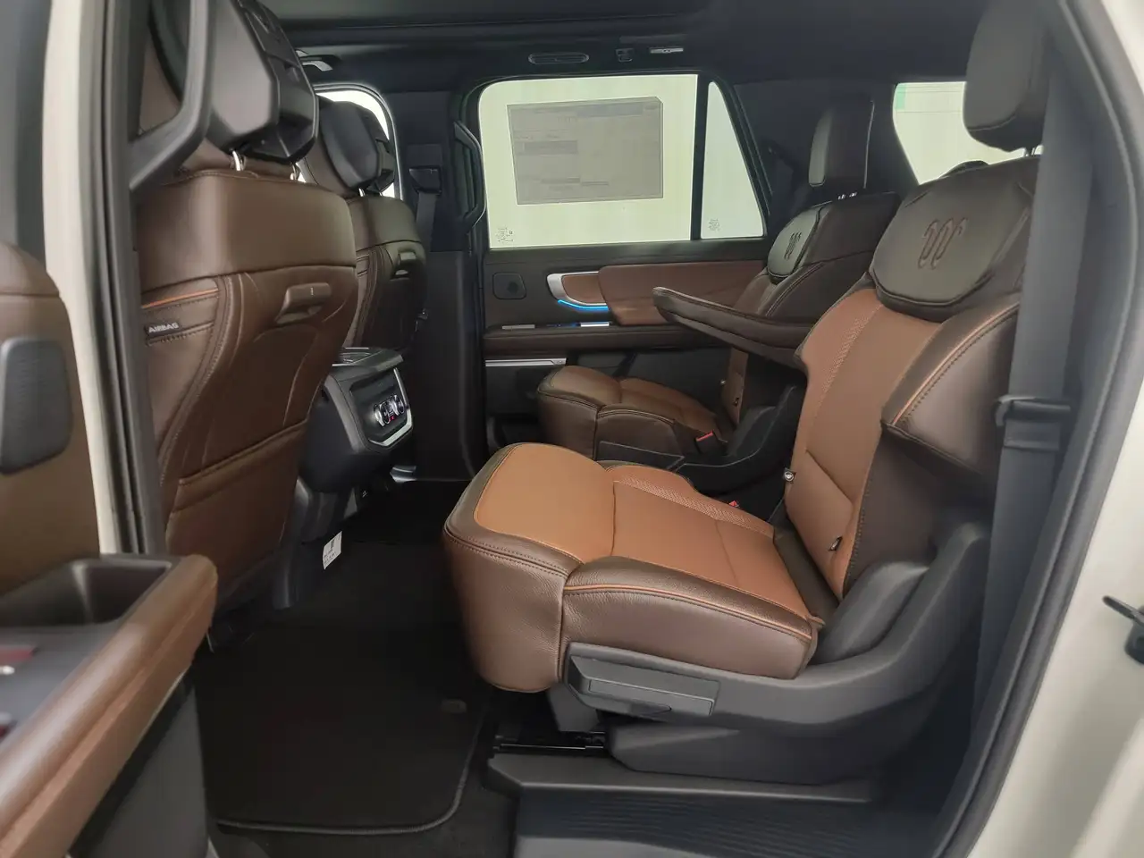 Ford Expedition снимка Ford Expedition