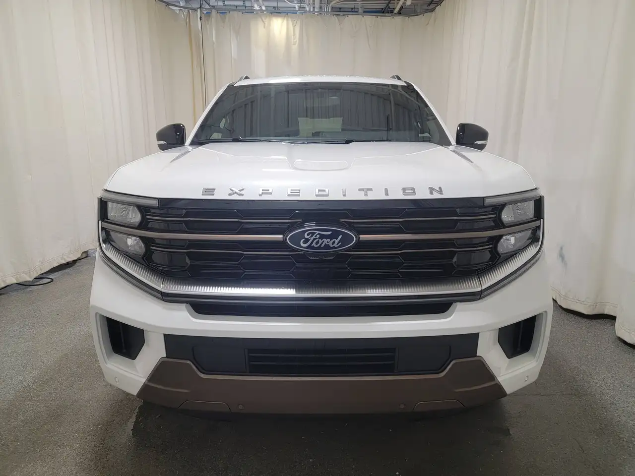 Ford Expedition снимка Ford Expedition