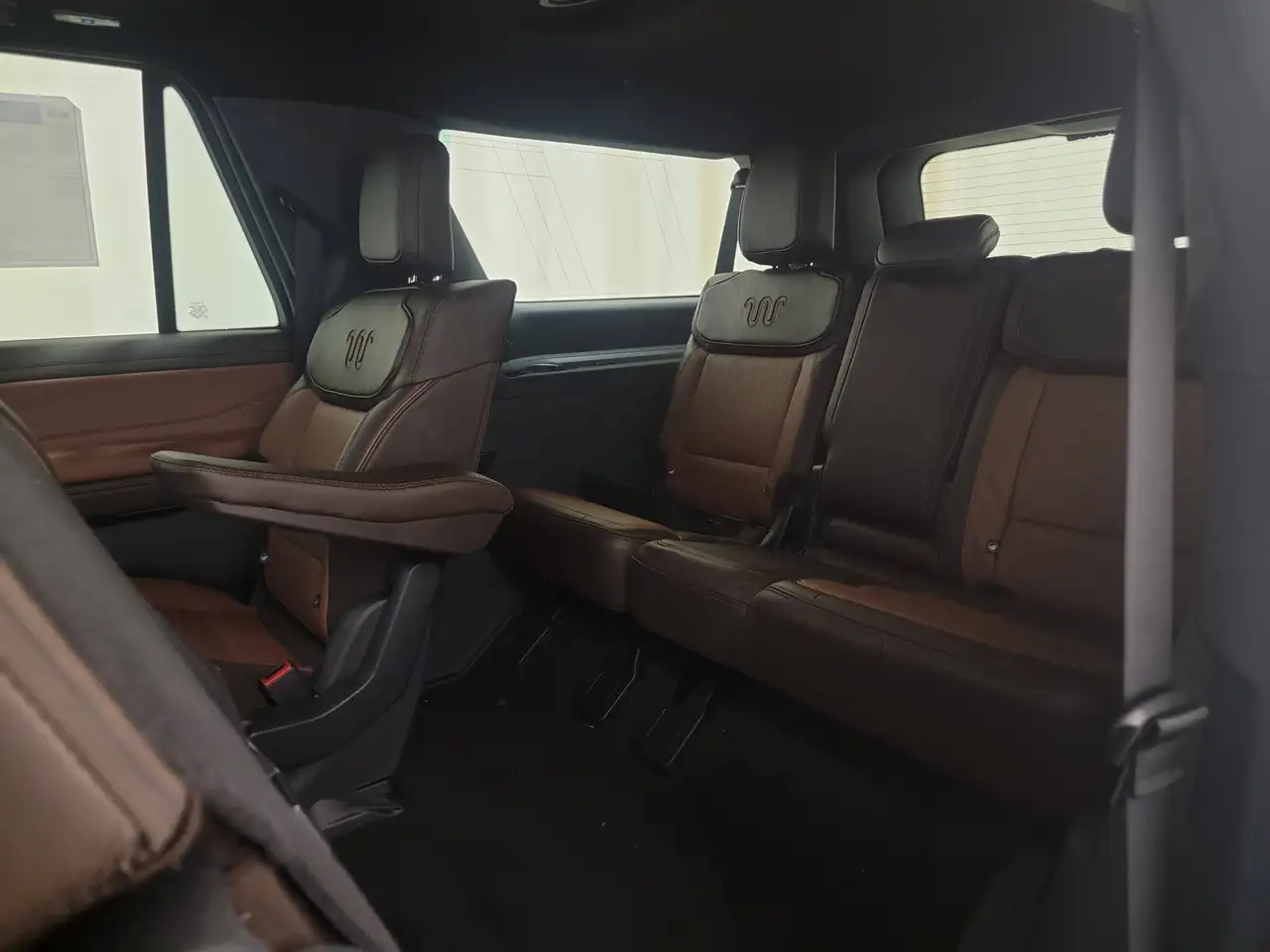 Ford Expedition снимка Ford Expedition