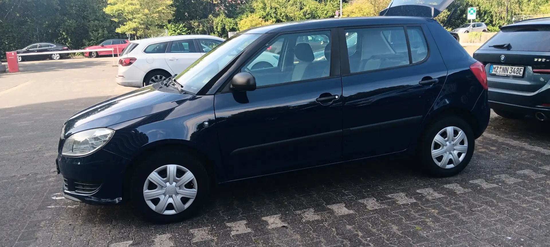 Skoda Fabia 1.2 HTP Ambiente Blau - 1