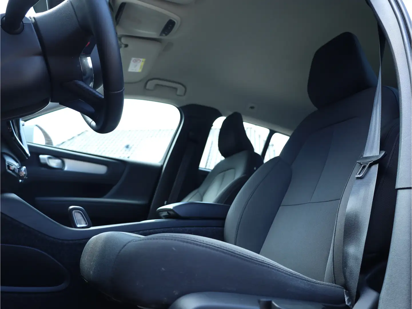 Volvo XC40 1.5 T2 Momentum Camera | Applecarplay Grijs - 2