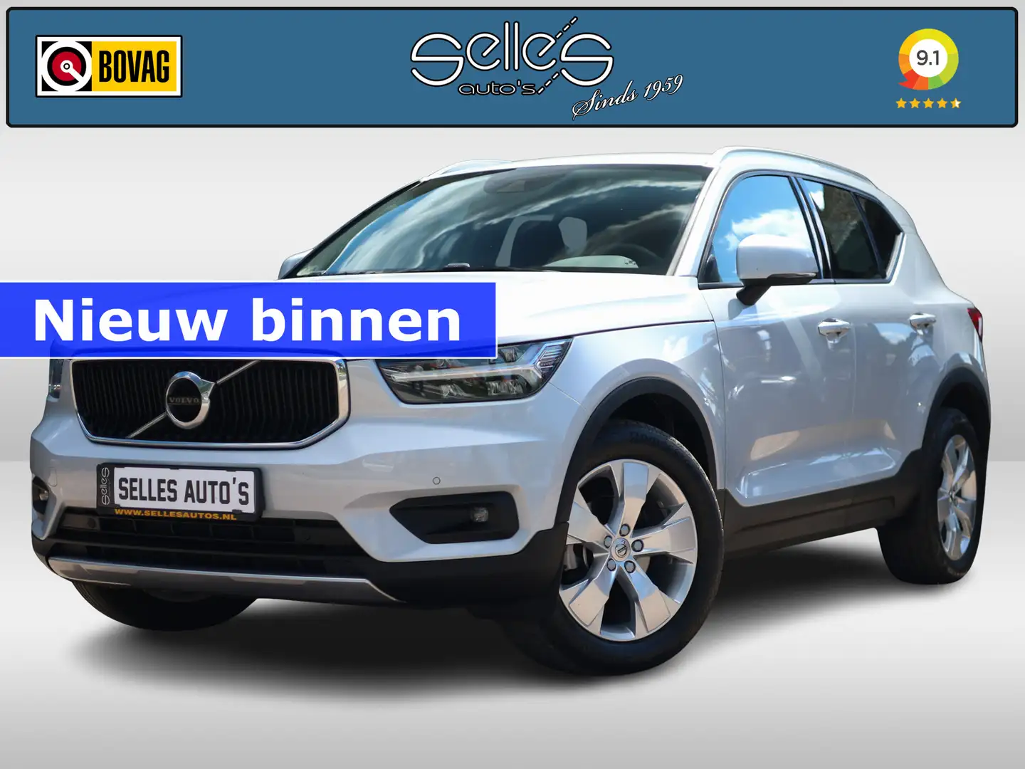 Volvo XC40 1.5 T2 Momentum Camera | Applecarplay Grijs - 1
