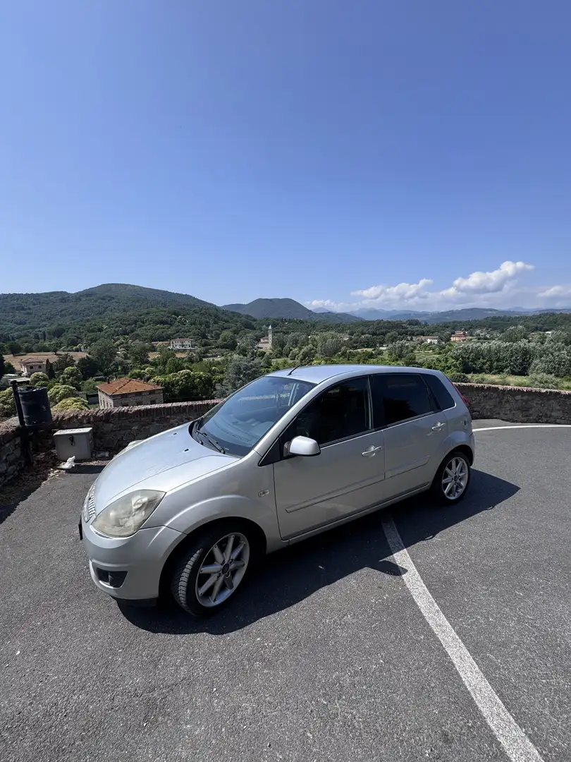 Ford Fiesta 5p 1.4 tdci Ghia - 2