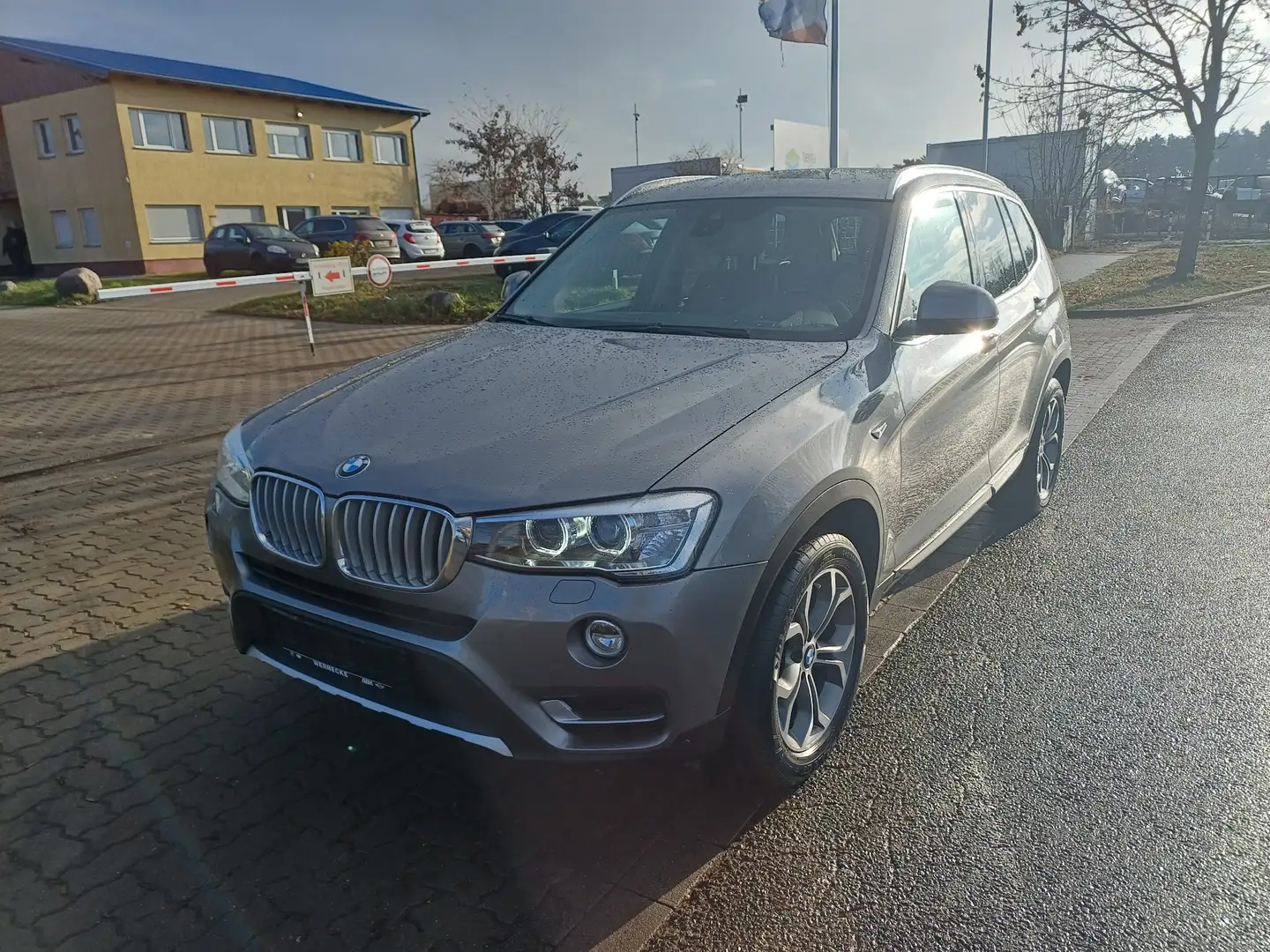 BMW X3 xDrive20d Aut. xLine Grijs - 2