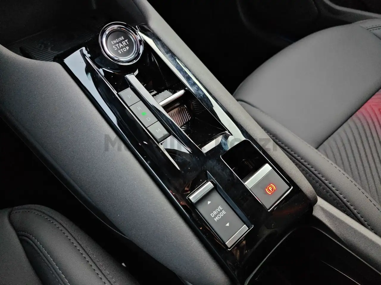 Alfa Romeo Junior 2025 — фото 16