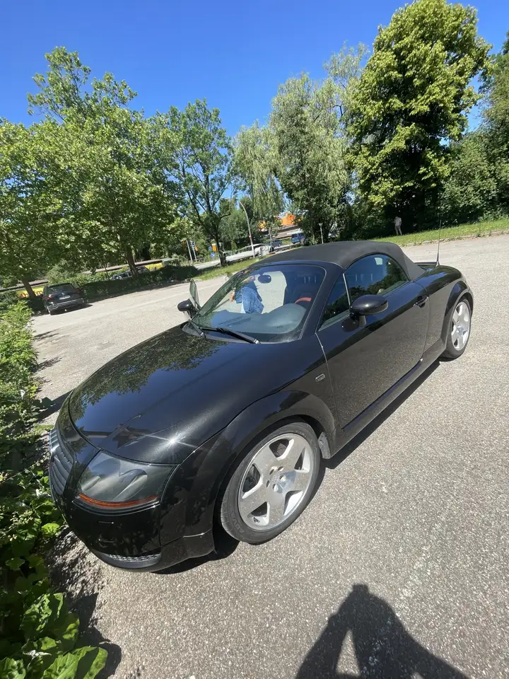 Audi TT Roadster 1.8 T quattro, foto 1