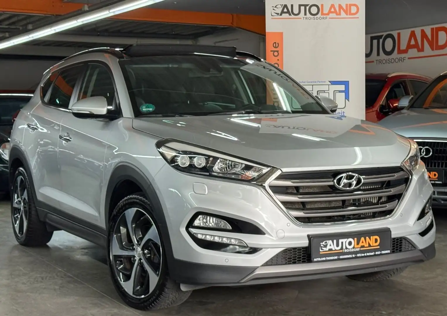 Hyundai TUCSON Premium 4WD*PANO*NAVI*XENON*PDC*KAMERA* Zilver - 1