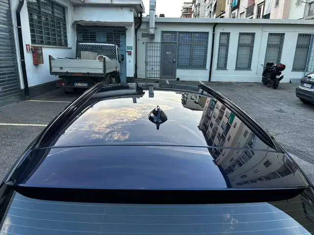 BMW 3 Series view 8