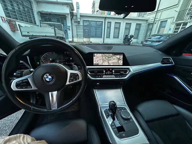 BMW 3 Series view 10