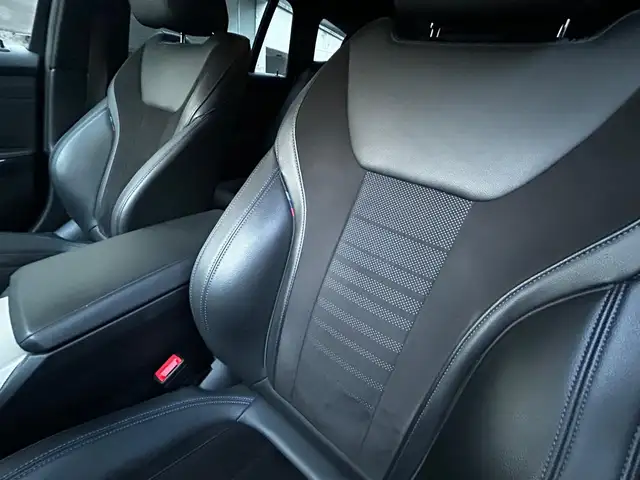 BMW 3 Series view 13