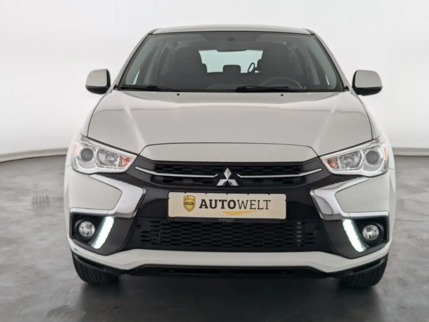 Mitsubishi ASX ASX 1.6 MIVEC Basis 2WD EURO 6d-TEMP KLIMA+RADIO Bílá - 2