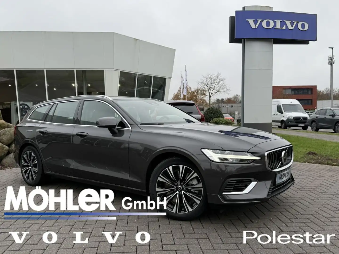 Volvo V60 T6 AWD Recharge Plus Dark Grau - 1