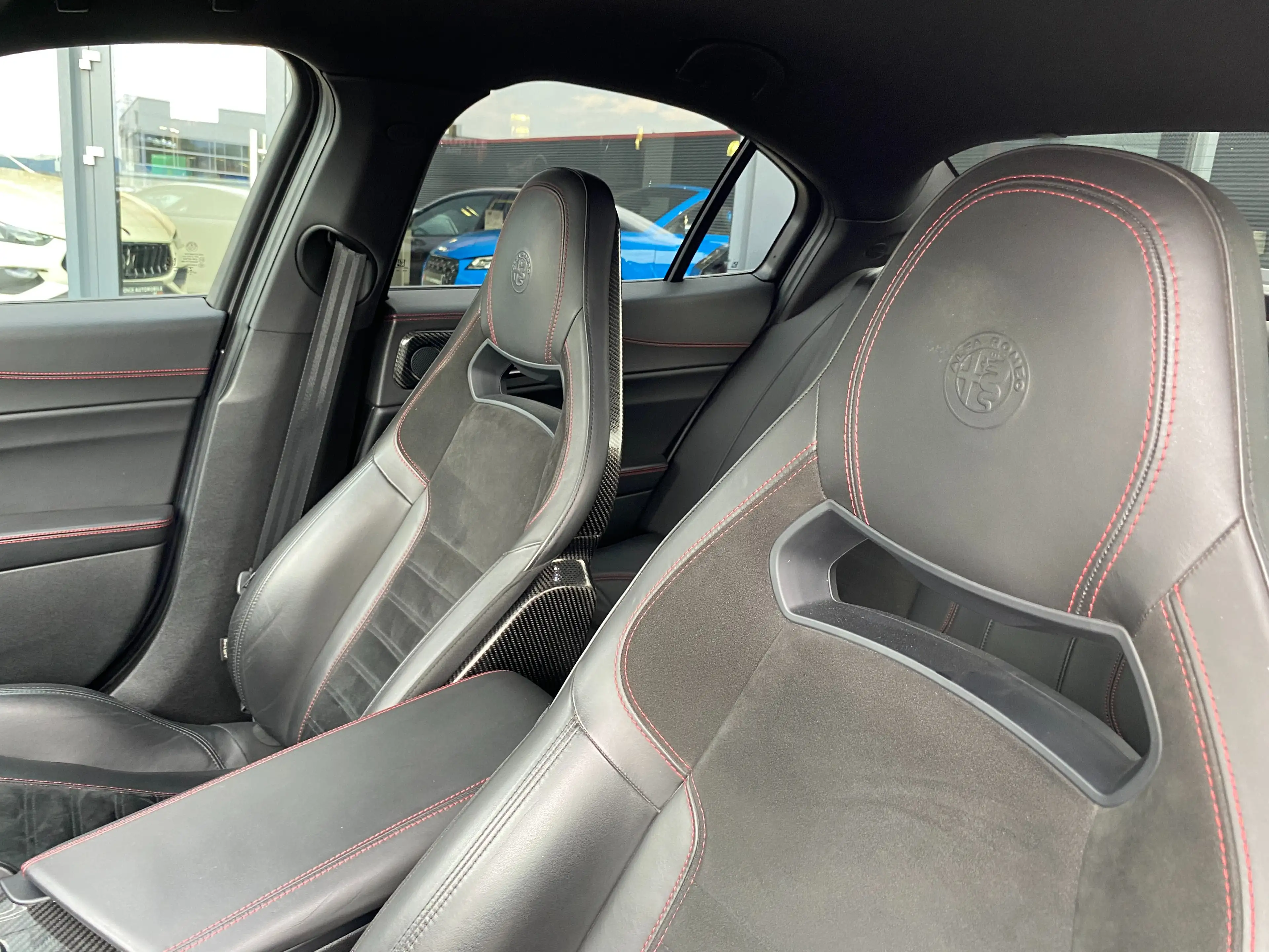 Alfa Romeo Giulia Giulia 2.9 V6 Bi-Turbo Quadrifoglio — photo 13