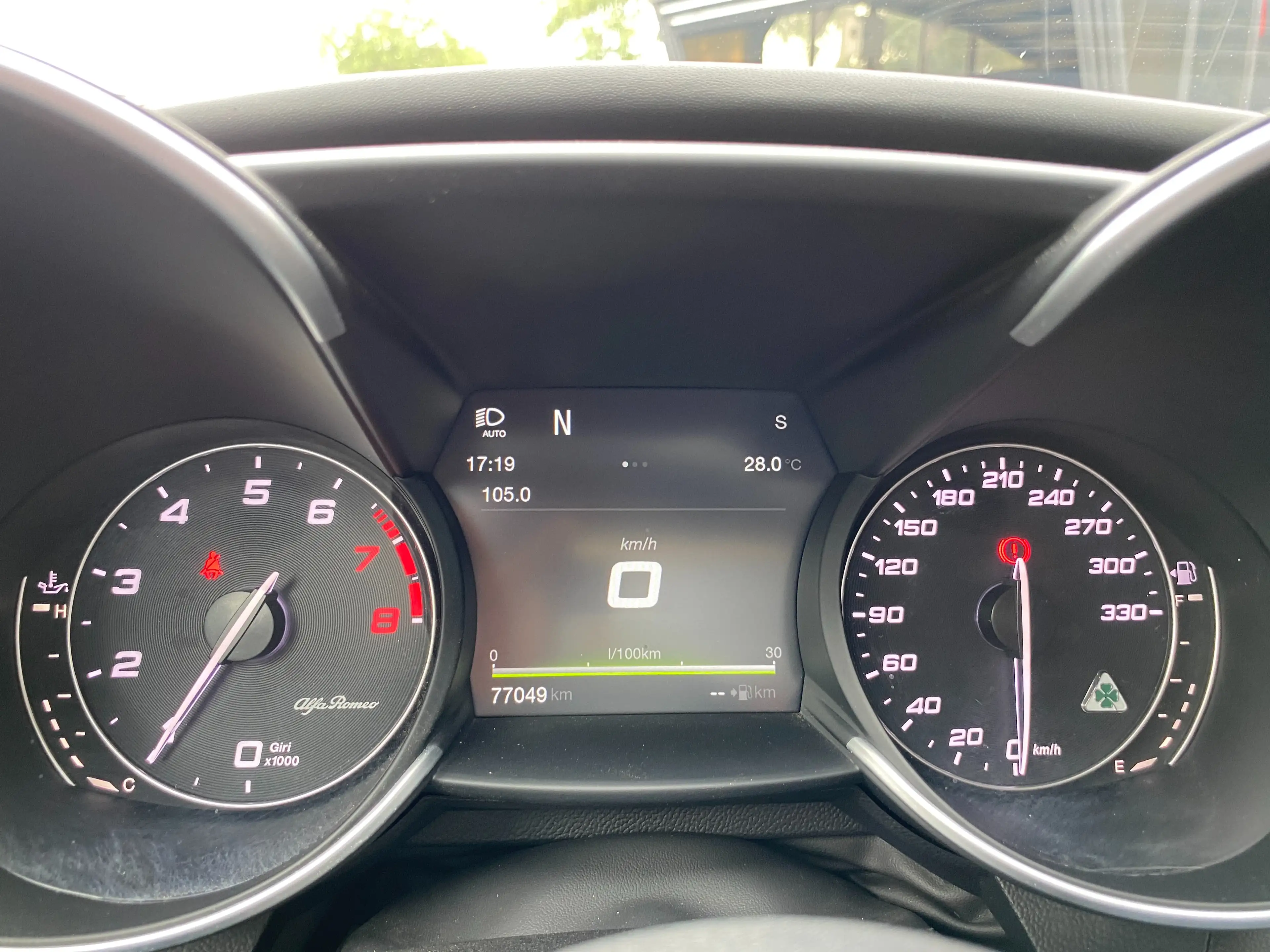 Alfa Romeo Giulia Giulia 2.9 V6 Bi-Turbo Quadrifoglio — photo 15