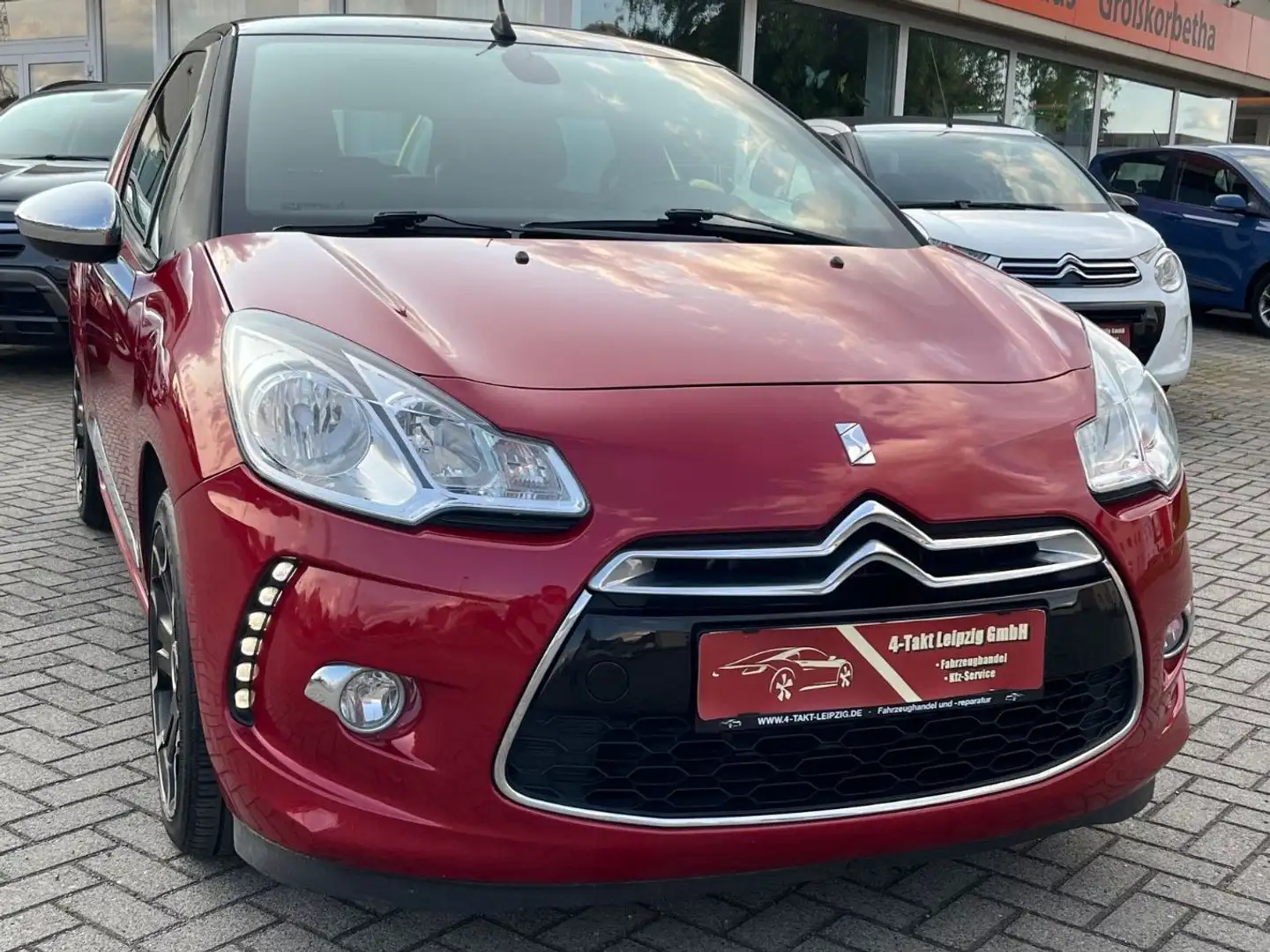 Citroen DS3 Cabrio 1.2 VTi SoChic*Navi*Alcantara* Rot - 1