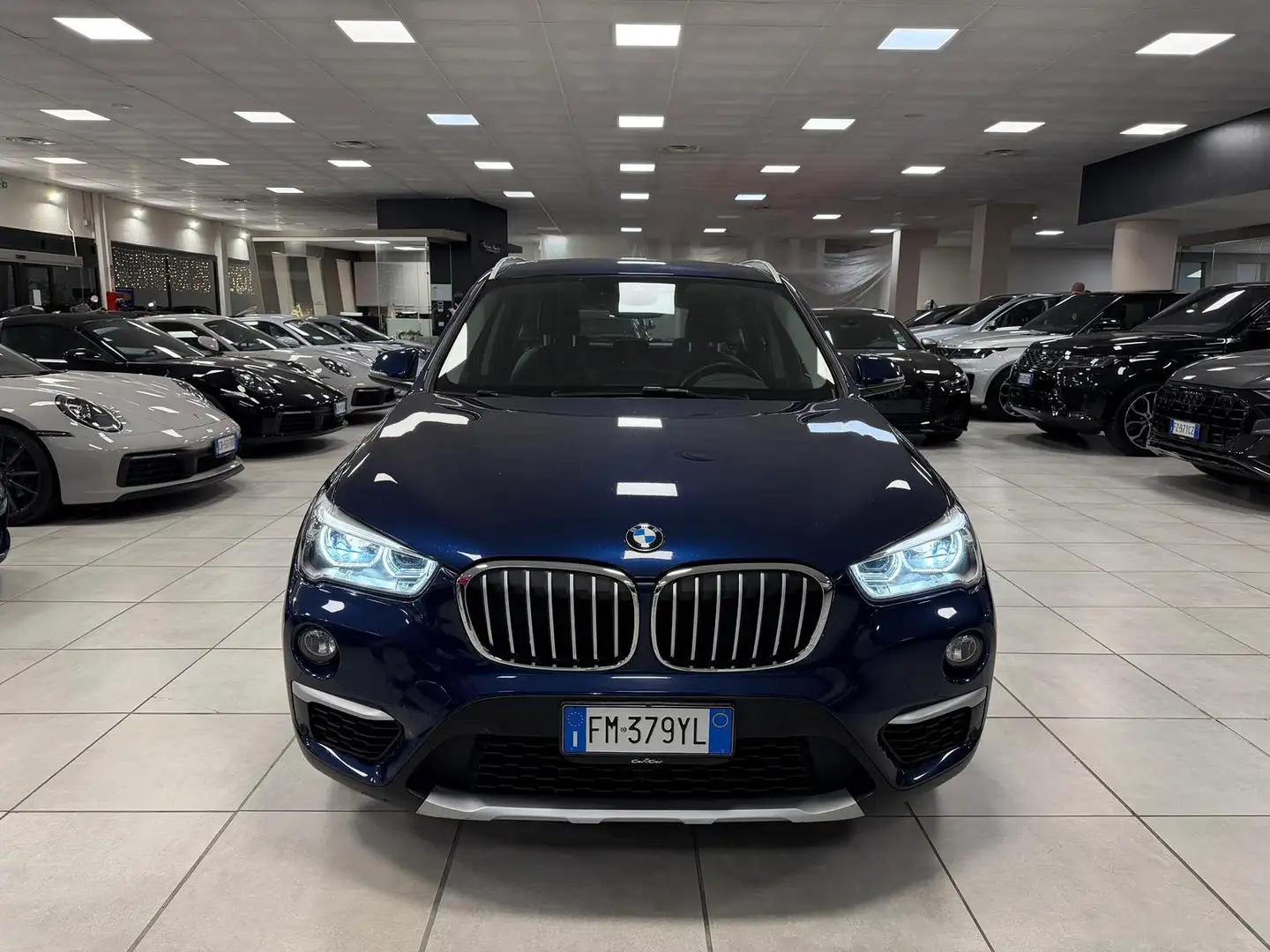 BMW X1 sdrive 18d xLine auto Blau - 2