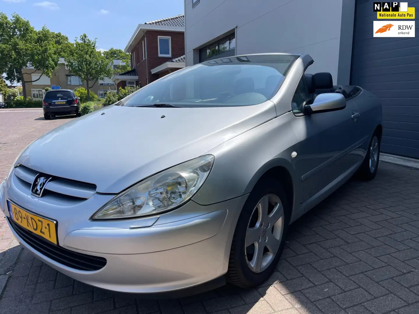 Peugeot 307 CC 2.0-16V/Cabrio/1eigenaar/Cruise-c/Climate-c/Apk Grijs - 1