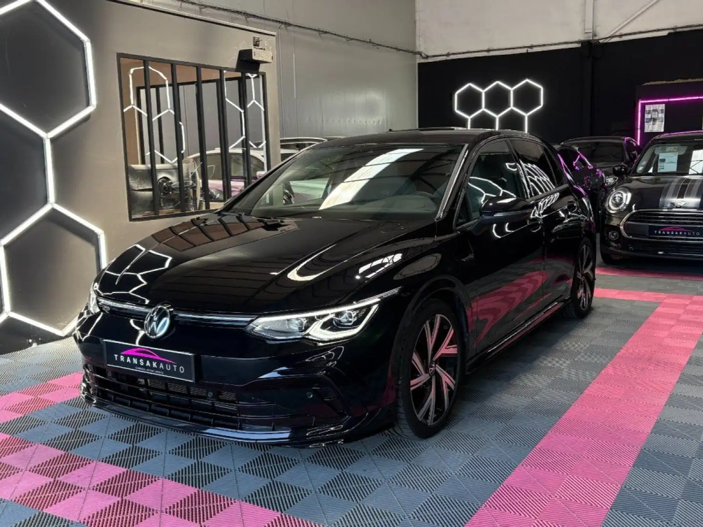 Volkswagen Golf 8 R-line 150 ch 1.5 TSI GARANTIE MARS 2026 ~ Sièges chauffants ~ Feux IQ LIGHT ~ Camera de recul Noir - 2