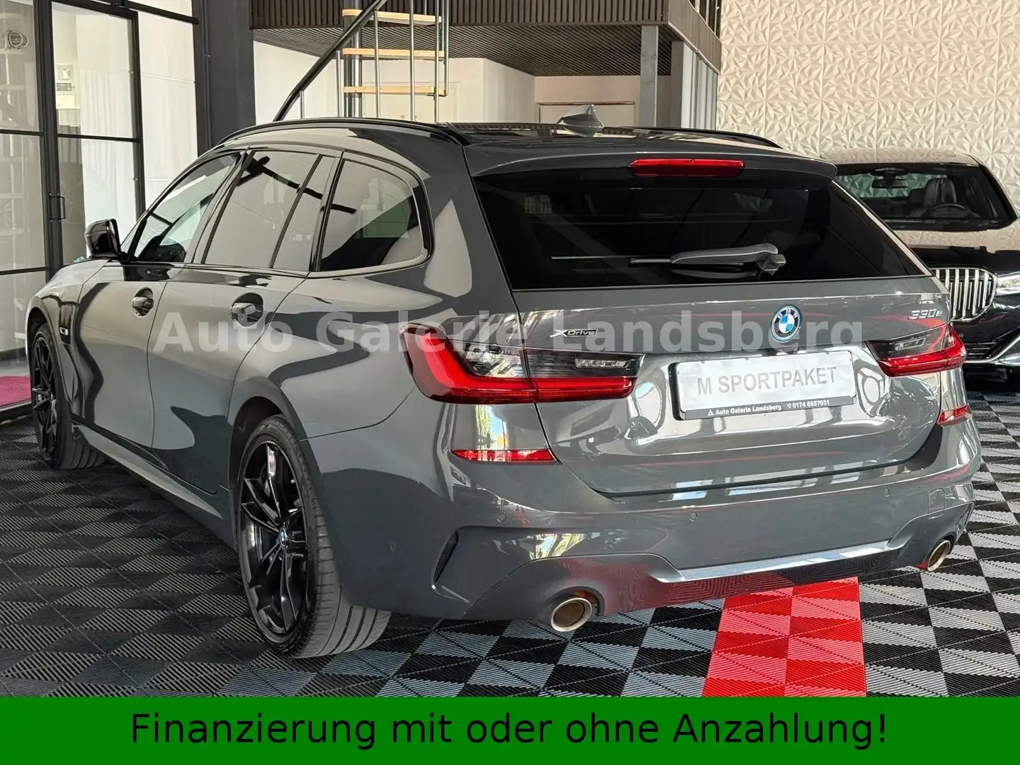 BMW 330 e xDrive Touring*M Sport*Laser*Leder*19 Zoll* Grijs - 2
