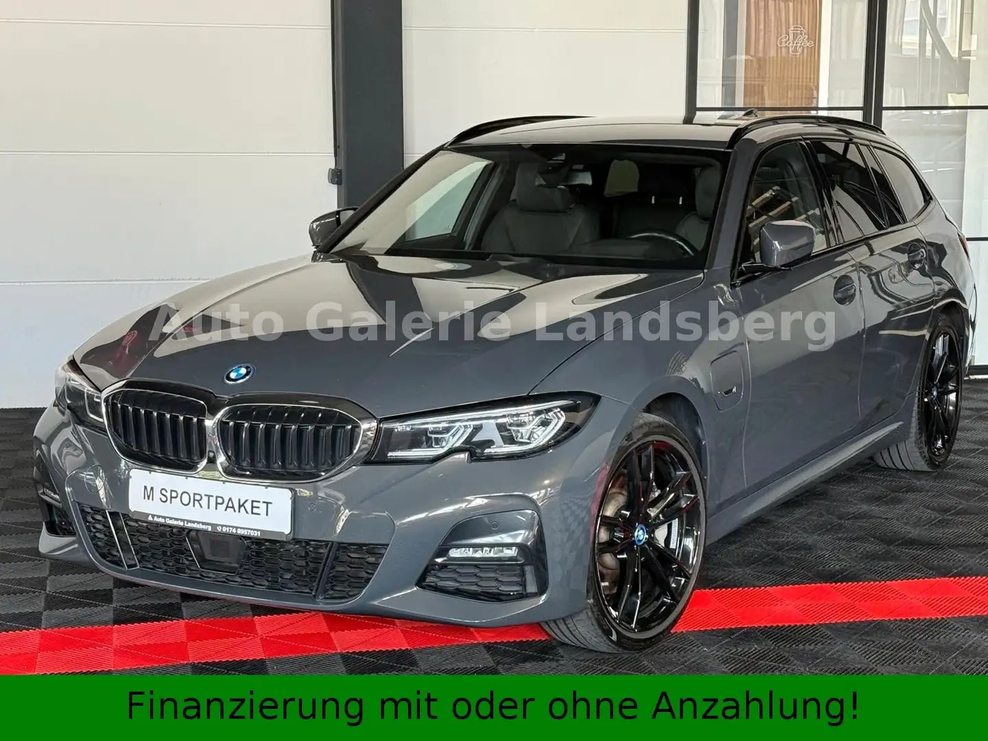 BMW 330 e xDrive Touring*M Sport*Laser*Leder*19 Zoll* Grijs - 1