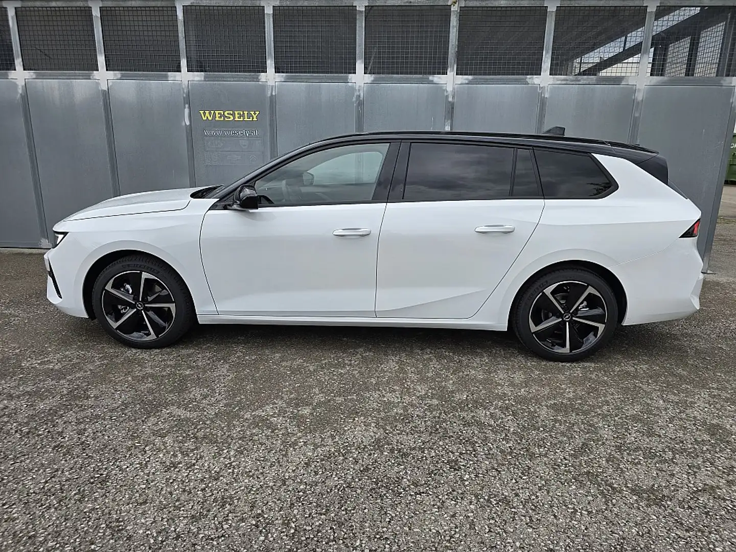 Opel Astra ST 1,2 Turbo GS Weiß - 2
