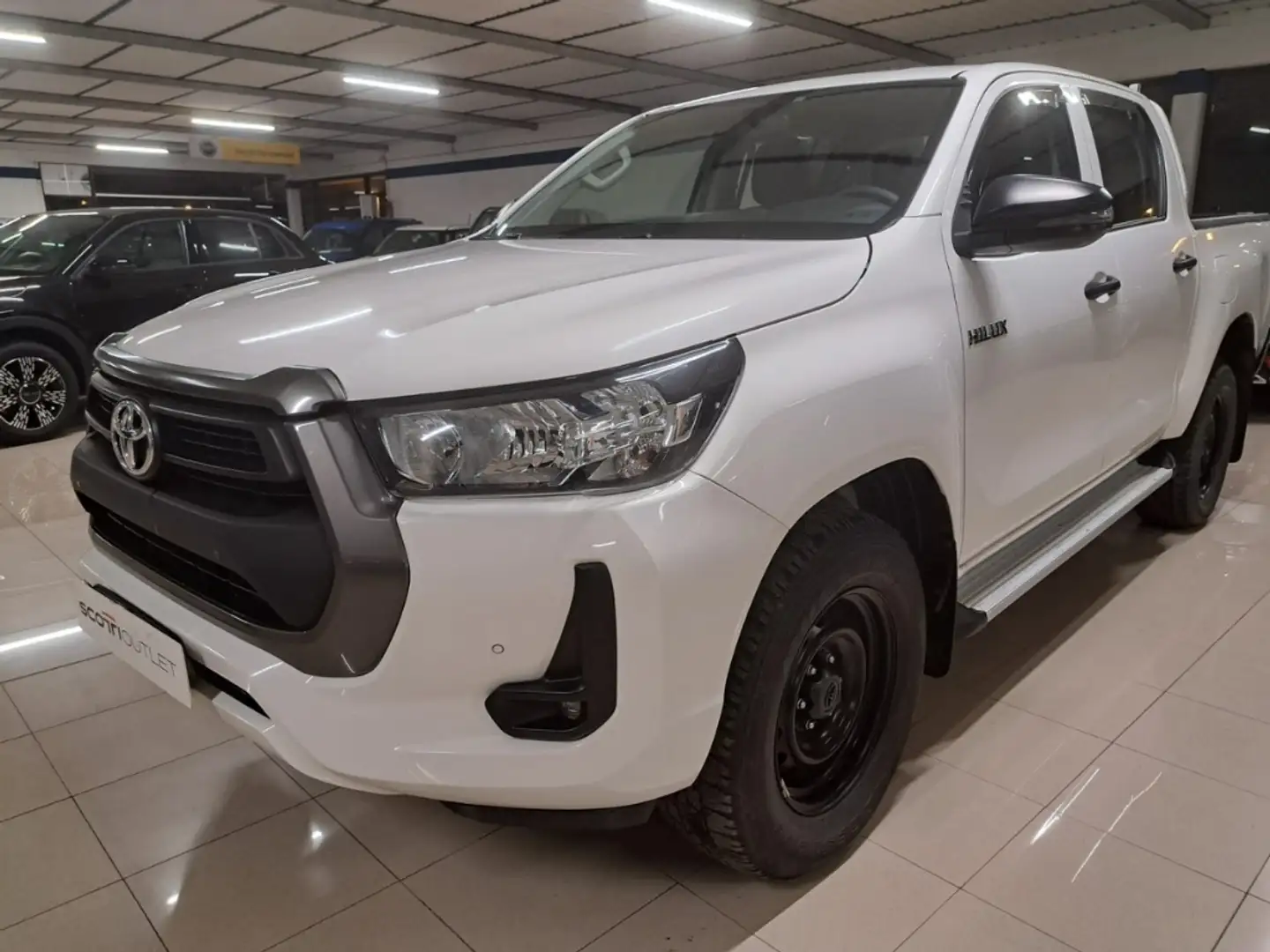 Toyota Hilux Double Cab 2.4 D-4D Comfort Blanc - 1