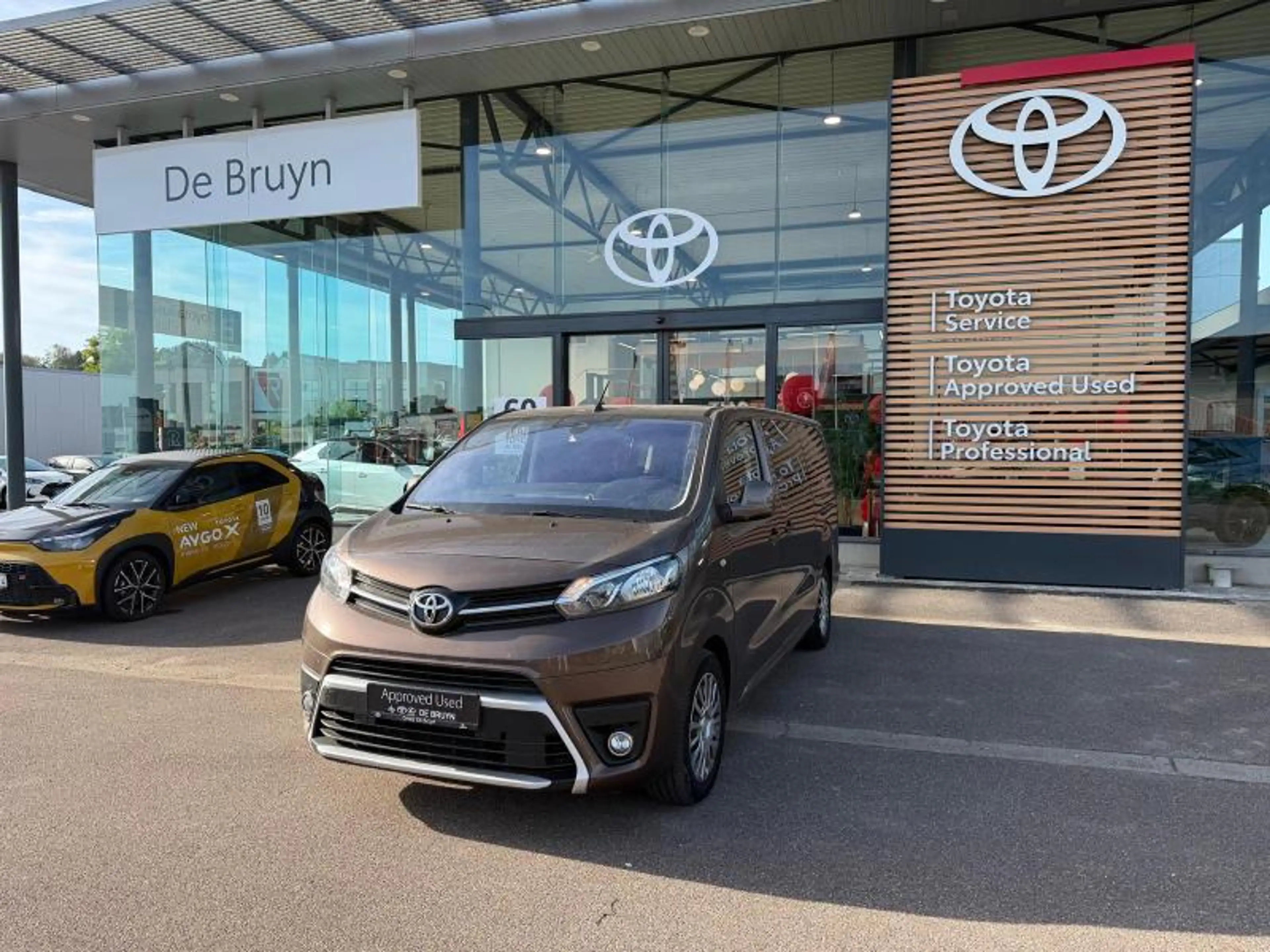 Toyota Verso MPV