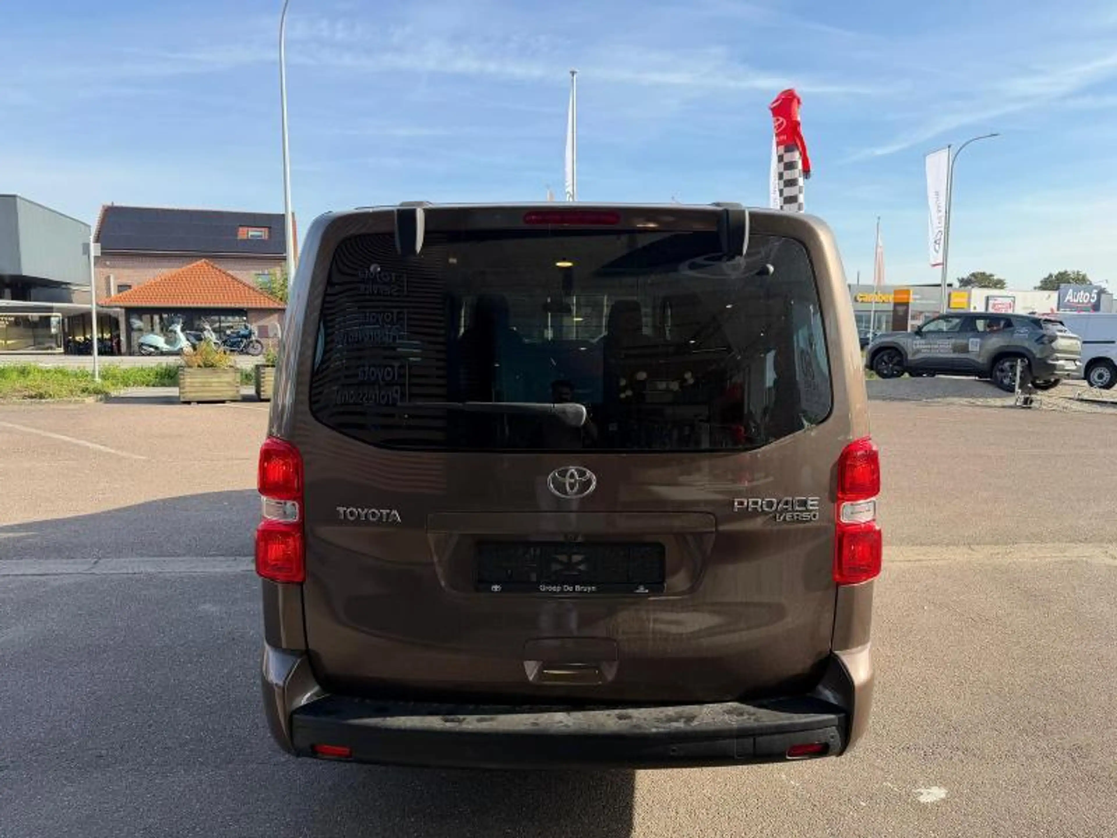 Toyota Verso MPV — photo 6