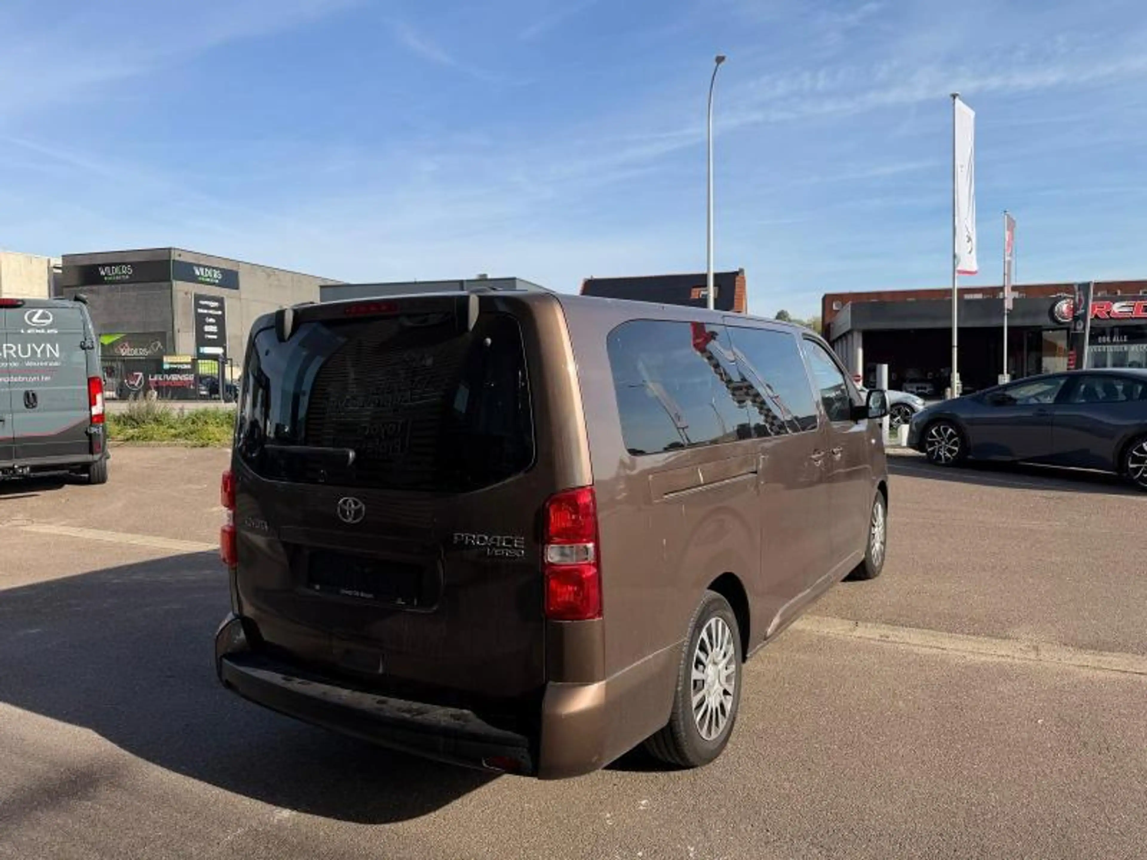 Toyota Verso MPV — photo 5