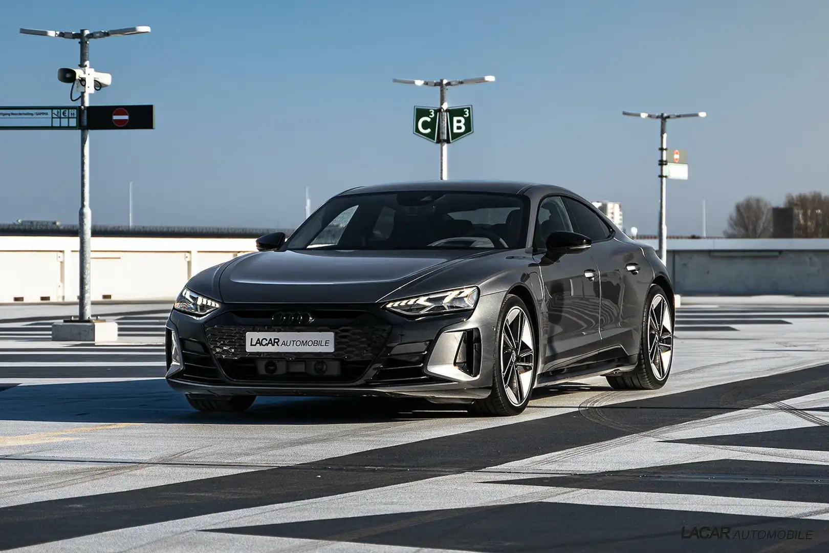 Audi RS e-tron GT 598pk I 4WS I Carbon I Pano Gri - 1