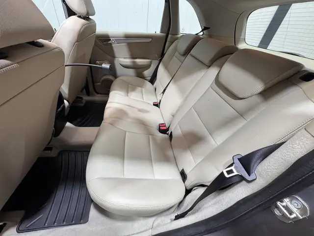 Mercedes-Benz B-Class view 20