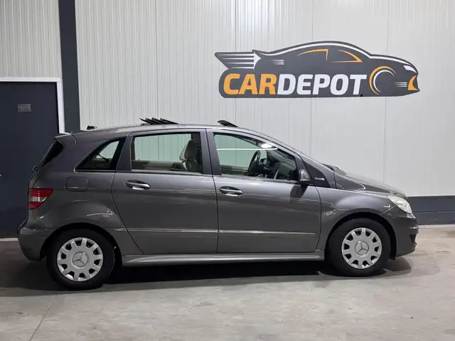 Mercedes-Benz B-Class view 4