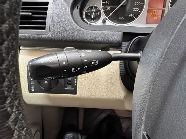 Mercedes-Benz B-Class view 18