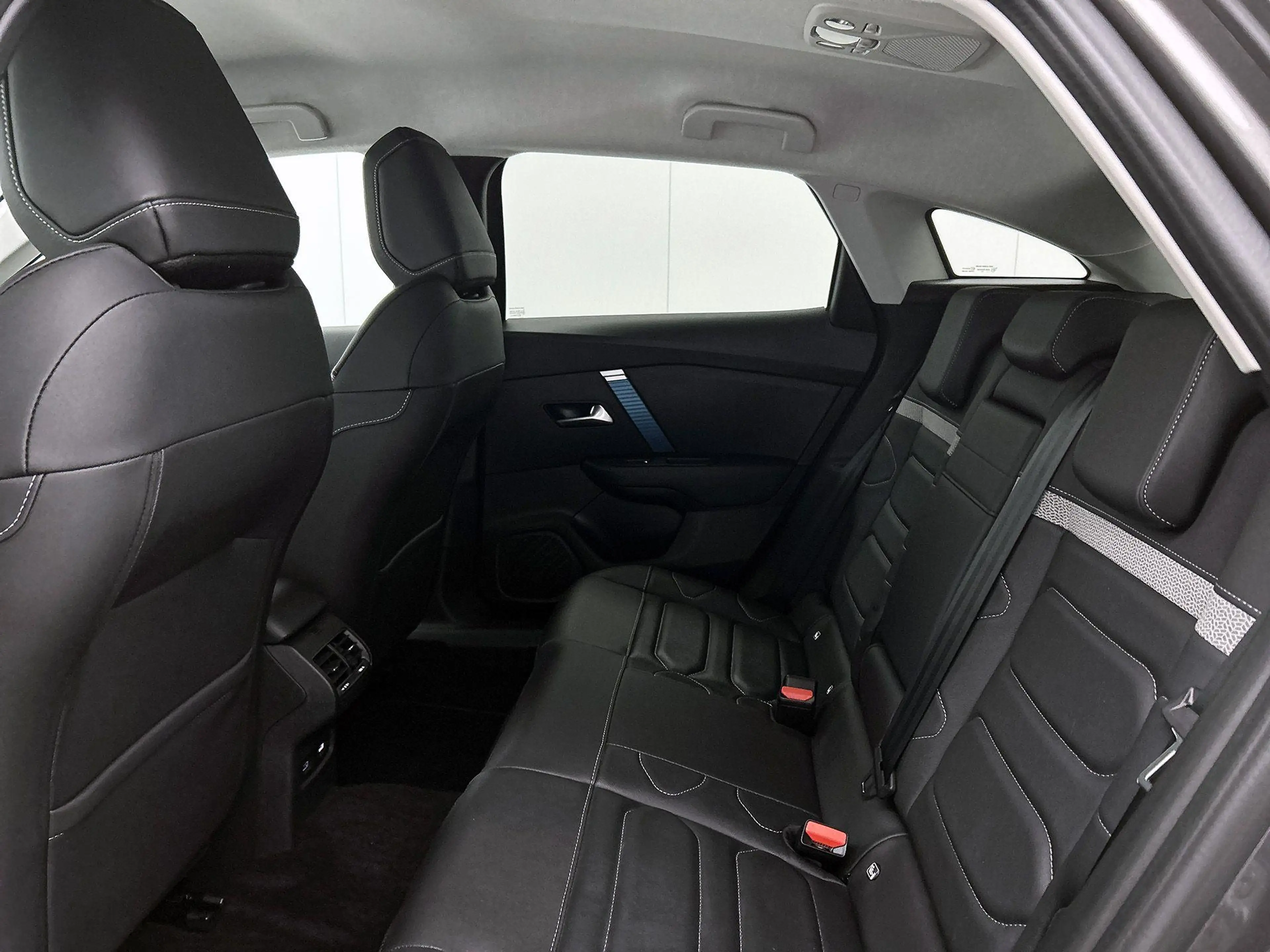Citroen E-C4 Electric Shine 50 kWh — photo 13