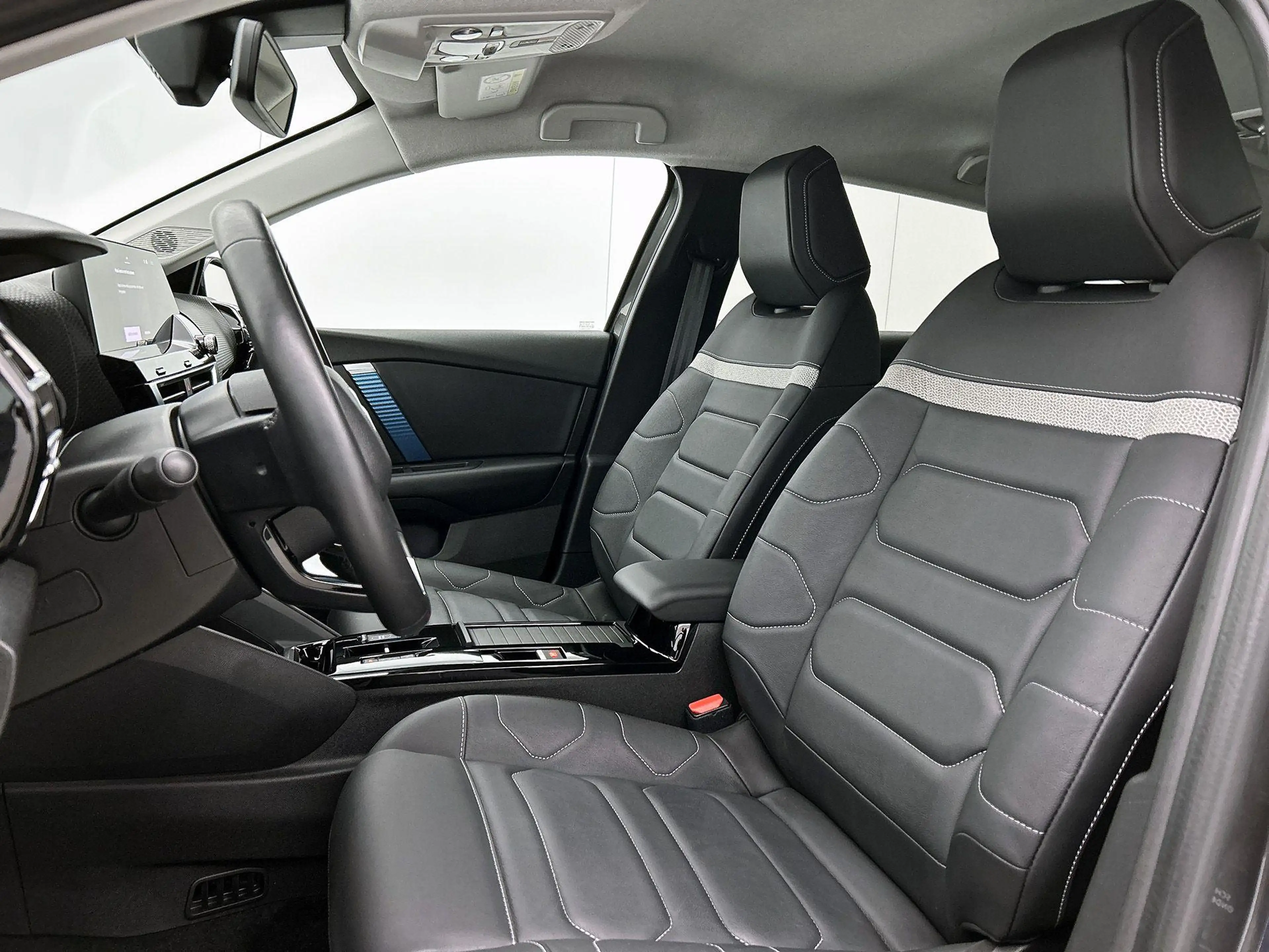 Citroen E-C4 Electric Shine 50 kWh — photo 9