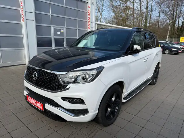 SsangYong Rexton 2.2 Diesel e-XDi*LEDER+AHK+TOTWINKEL+18"*