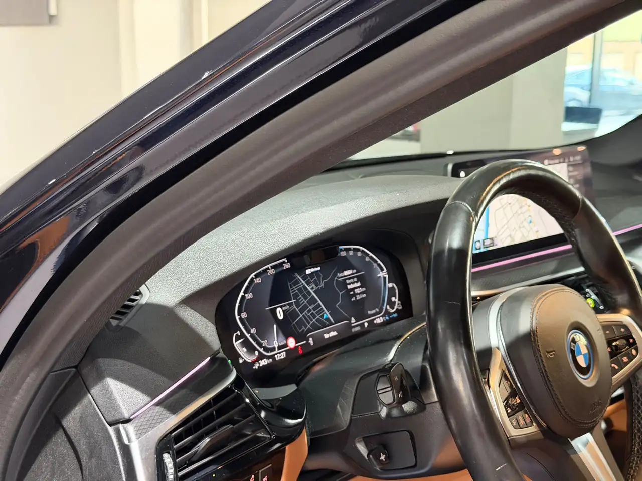 BMW 530 e PHEV Aut. / M PAKET / LCI / SCHIEBEDACH / TOP Bild 23
