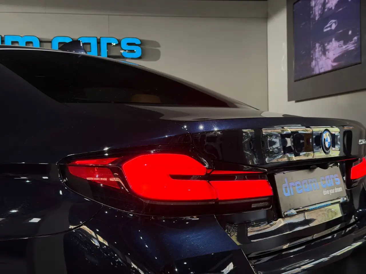 BMW 530 e PHEV Aut. / M PAKET / LCI / SCHIEBEDACH / TOP Bild 17