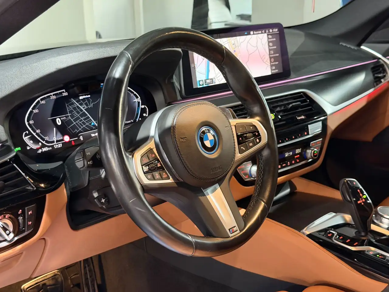 BMW 530 e PHEV Aut. / M PAKET / LCI / SCHIEBEDACH / TOP Bild 22