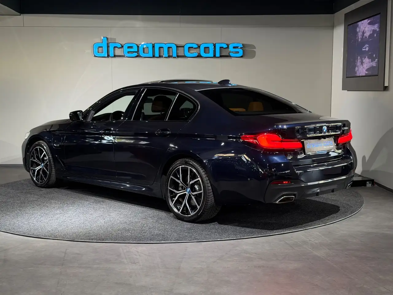 BMW 530 e PHEV Aut. / M PAKET / LCI / SCHIEBEDACH / TOP Bild 14