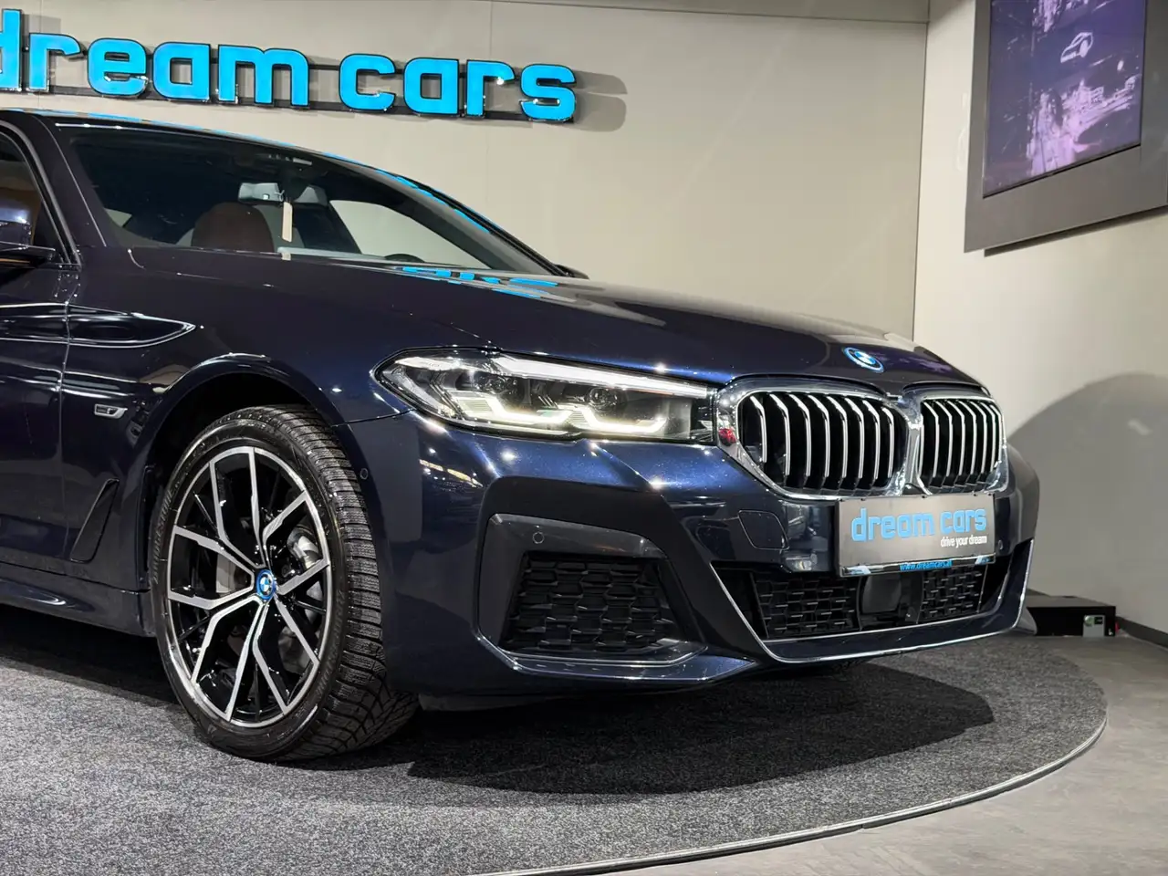 BMW 530 e PHEV Aut. / M PAKET / LCI / SCHIEBEDACH / TOP Bild 10