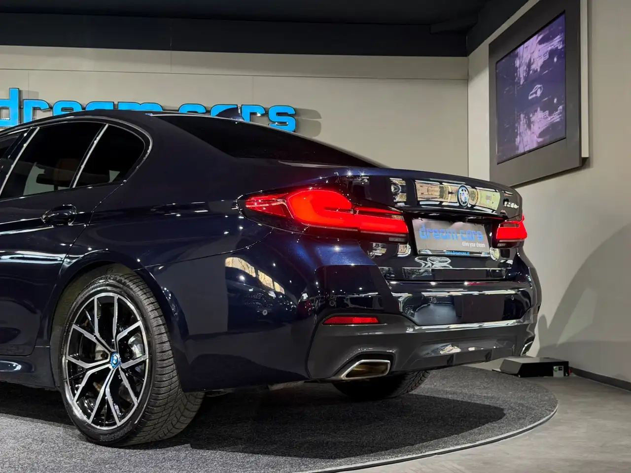 BMW 530 e PHEV Aut. / M PAKET / LCI / SCHIEBEDACH / TOP Bild 12