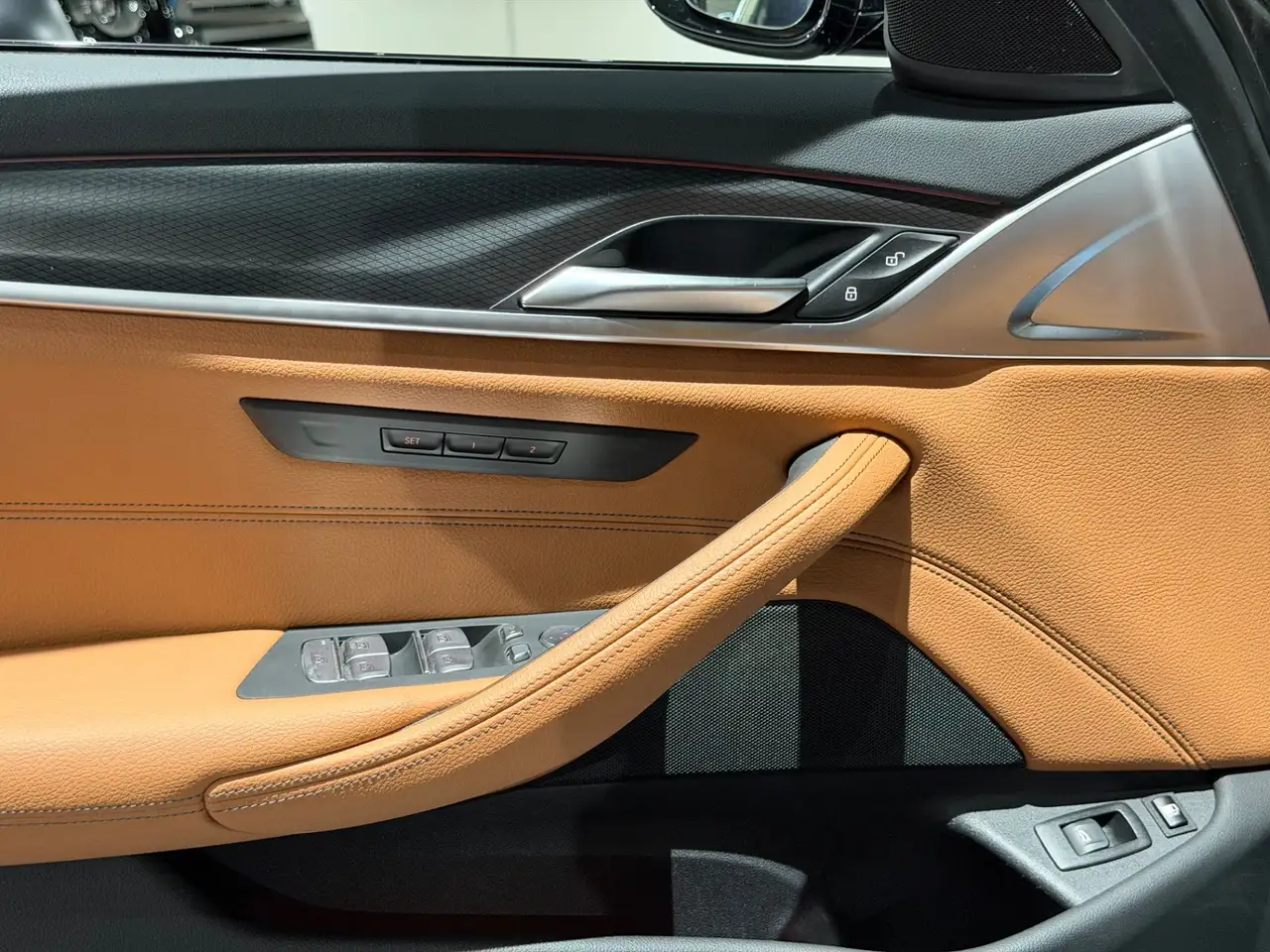 BMW 530 e PHEV Aut. / M PAKET / LCI / SCHIEBEDACH / TOP Bild 24